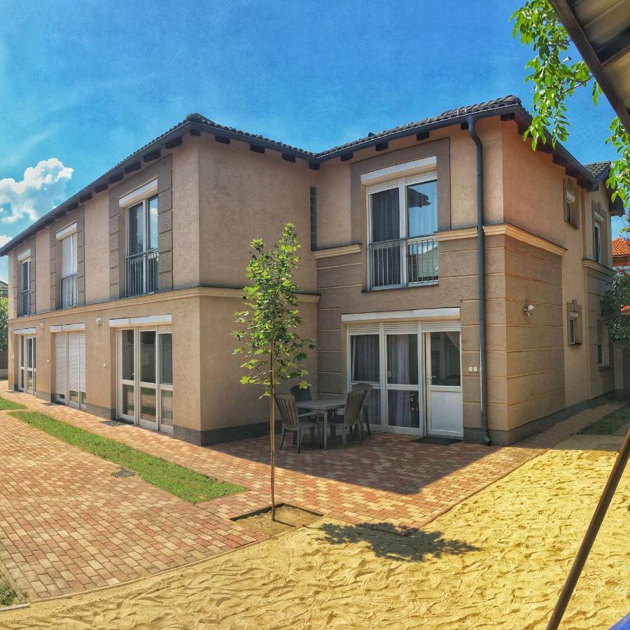 Iris Vendeghaz Appartement Hajdúszoboszló Buitenkant foto
