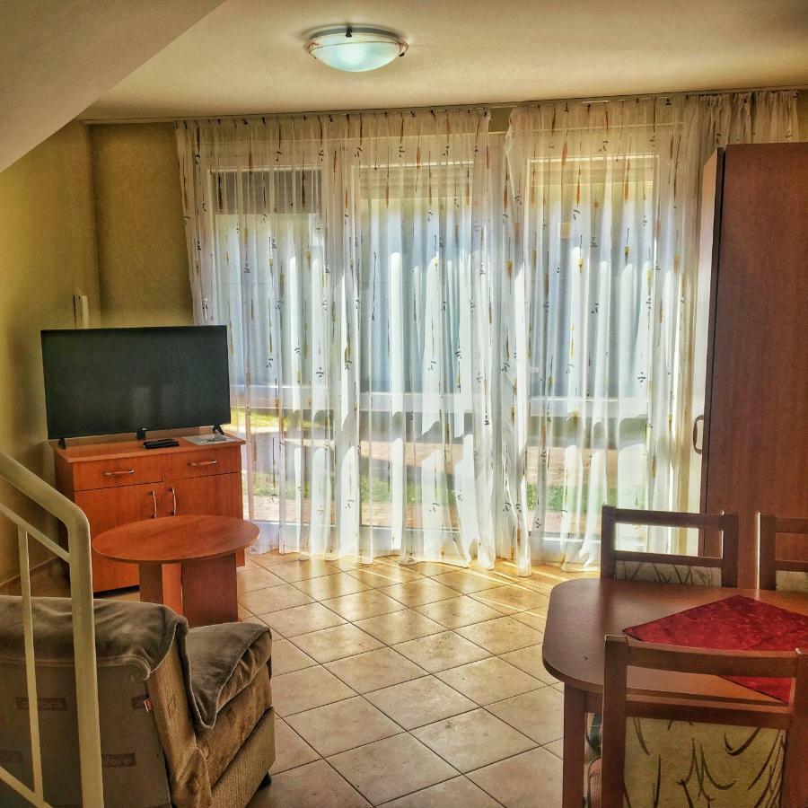 Iris Vendeghaz Appartement Hajdúszoboszló Buitenkant foto