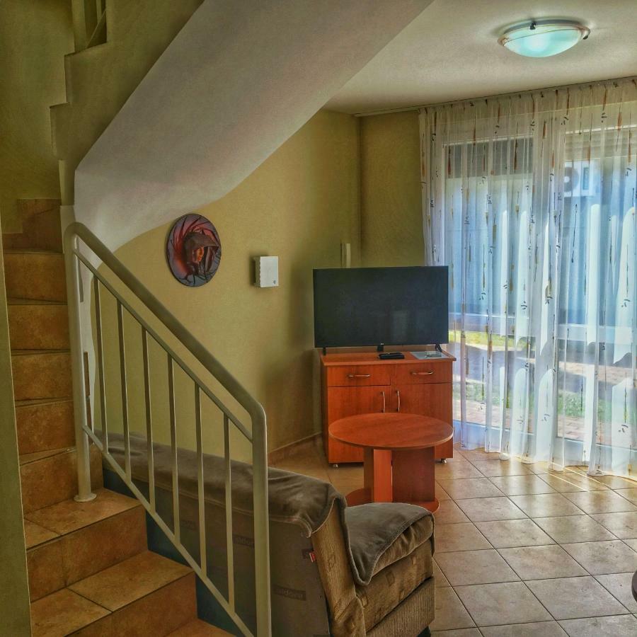 Iris Vendeghaz Appartement Hajdúszoboszló Buitenkant foto