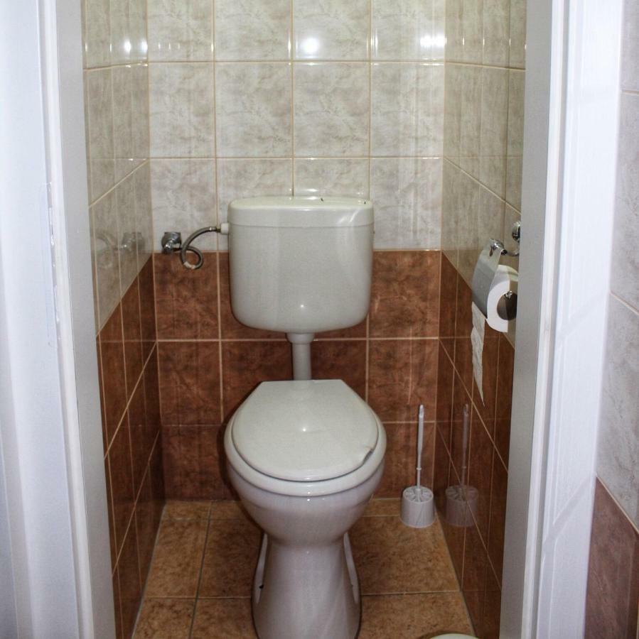 Iris Vendeghaz Appartement Hajdúszoboszló Buitenkant foto