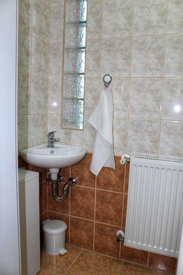Iris Vendeghaz Appartement Hajdúszoboszló Buitenkant foto